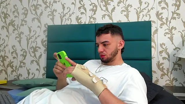 Michael magno online show from December 9, 1:55 pm