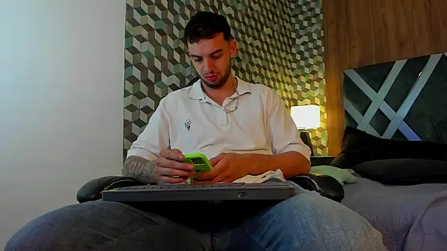 Michael magno online show from March 2, 8:07 pm