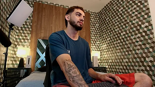 Michael magno online show from October 1, 9:10 pm