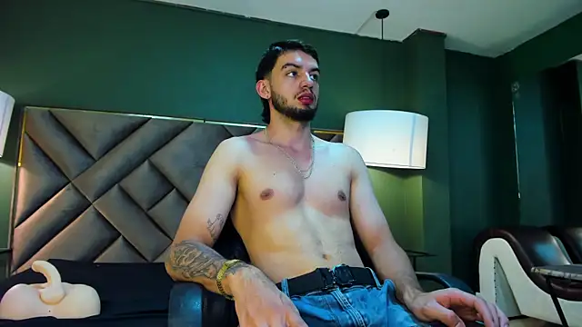 Michael magno online show from November 9, 9:46 pm