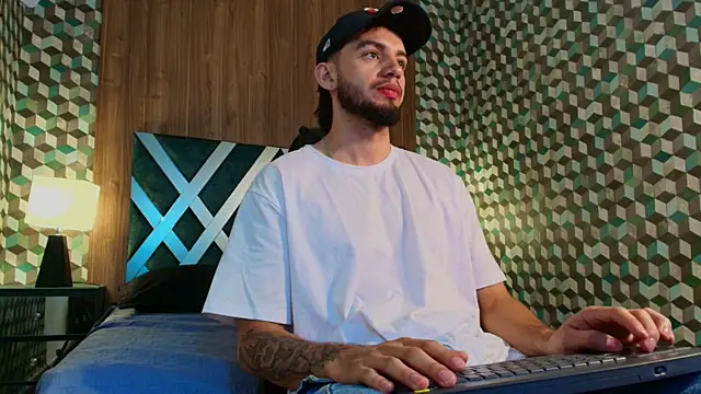 Michael magno online show from November 18, 5:28 pm