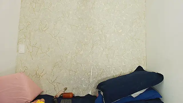 Snapshot of sofi_balvin chatting on September 27, 7:19 pm sofi balvin online show from September 27, 7:19 pm