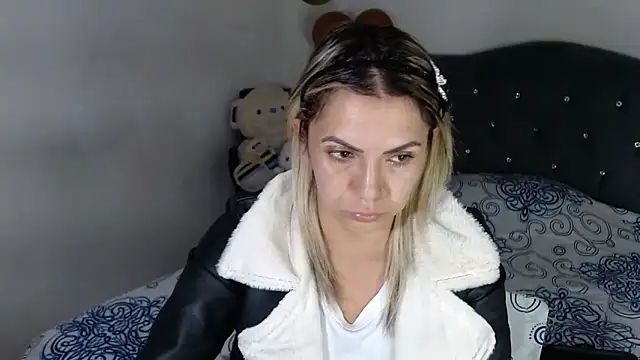 Chantal hott online show from February 18, 10:06 pm