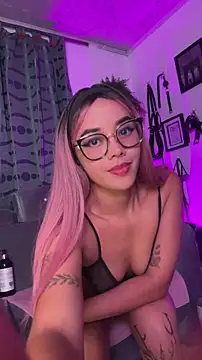 Snapshot of Salome_Villa chatting on October 21, 10:10 pm Salome Villa online show from October 21, 10:10 pm