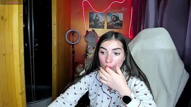 Fiery Brunette  online show from October 1, 10:21 am