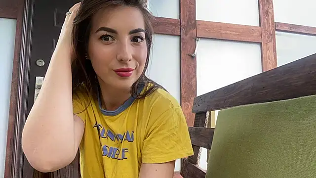 Fiery Brunette  online show from July 27, 5:09 pm