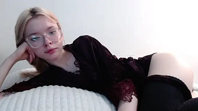 Snapshot of Sataobby chatting on February 26, 4:45 pm Sataobby online show from February 26, 4:45 pm