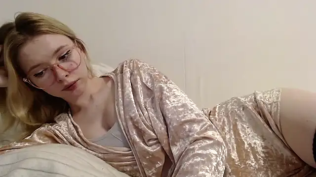 Snapshot of Sataobby chatting on November 13, 12:59 pm Sataobby online show from November 13, 12:59 pm