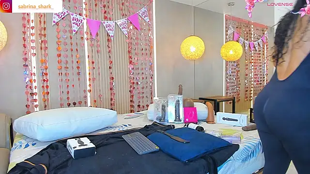 sabrina shark  online show from February 7, 2:04 am