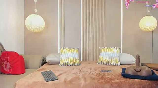 sabrina shark  online show from February 25, 1:37 am