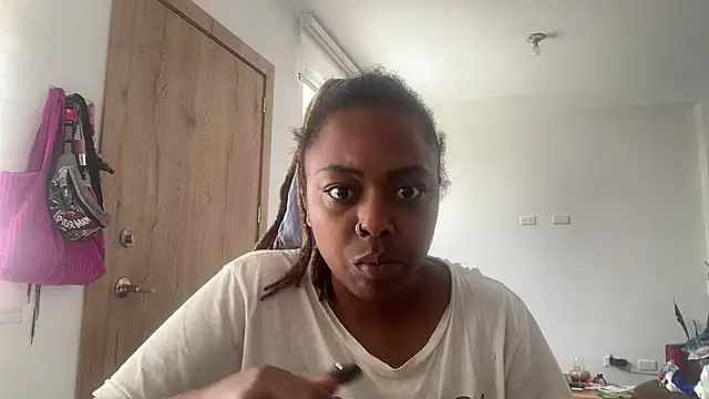 ChocolateCakeQueen online show from November 2, 2:30 pm