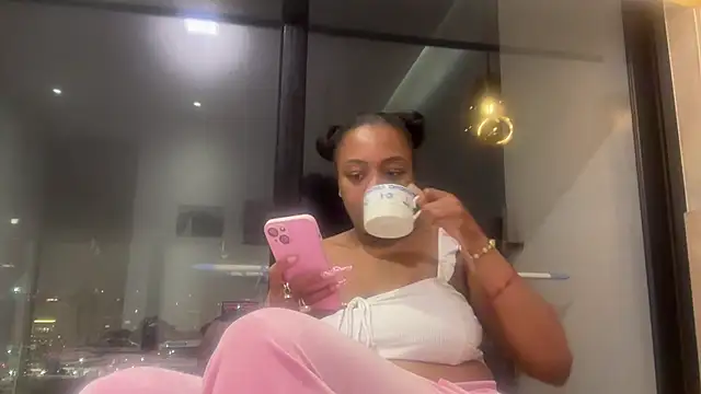 ChocolateCakeQueen online show from June 25, 1:38 am