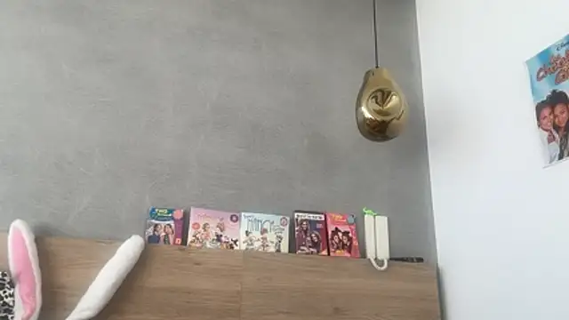 ChocolateCakeQueen online show from June 30, 1:45 pm
