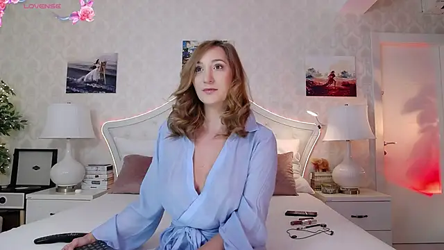 Snapshot of IreneHope chatting on May 15, 8:43 am IreneHope online show from May 15, 8:43 am