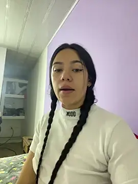 hannahb-e online show from January 27, 11:22 pm