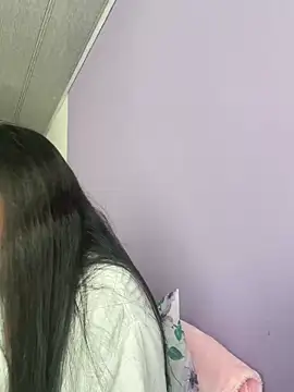 hannahb-e online show from January 29, 6:39 pm