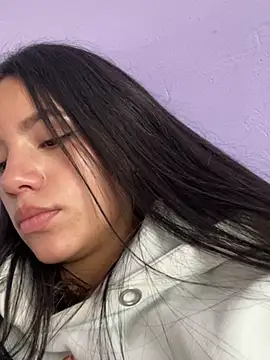 hannahb-e online show from February 1, 7:44 pm