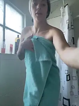 hannahb-e online show from February 18, 11:08 pm