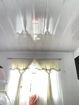 hannahb-e online show from September 9, 1:32 pm