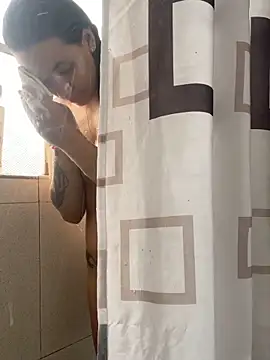 hannahb-e online show from September 18, 3:25 pm