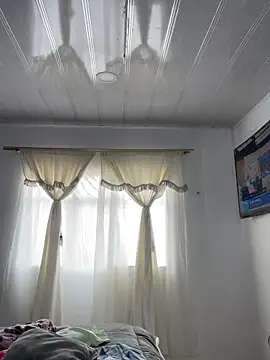 hannahb-e online show from October 1, 2:45 pm