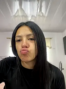 hannahb-e online show from October 30, 8:20 pm