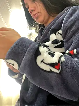 hannahb-e online show from November 12, 6:52 pm