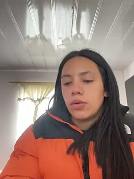 Snapshot of hannahb-e chatting on February 15, 4:58 pm hannahb-e online show from February 15, 4:58 pm