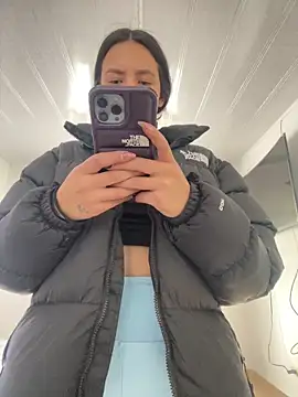 Snapshot of hannahb-e chatting on March 4, 3:29 pm hannahb-e online show from March 4, 3:29 pm