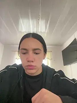 Snapshot of hannahb-e chatting on March 6, 2:24 pm hannahb-e online show from March 6, 2:24 pm