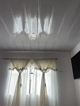 Snapshot of hannahb-e chatting on March 12, 4:13 pm hannahb-e online show from March 12, 4:13 pm