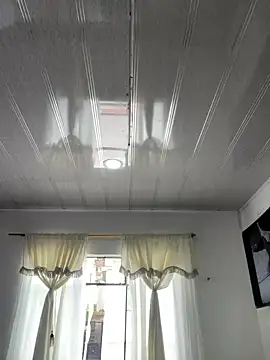 Snapshot of hannahb-e chatting on March 16, 4:55 pm hannahb-e online show from March 16, 4:55 pm