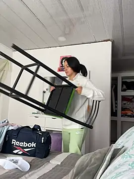 Snapshot of hannahb-e chatting on March 25, 3:40 pm hannahb-e online show from March 25, 3:40 pm