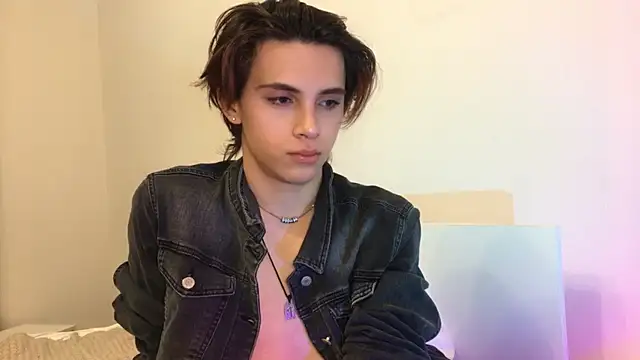 k0sta  online show from December 15, 9:31 pm