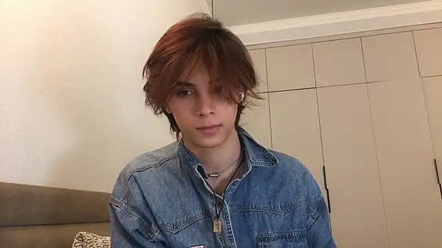 k0sta  online show from December 31, 7:42 am