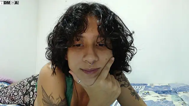 AlinaWoolf  online show from September 29, 3:55 am