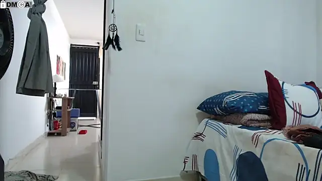 Snapshot of AlinaWoolf_ chatting on October 31, 4:08 pm AlinaWoolf online show from October 31, 4:08 pm