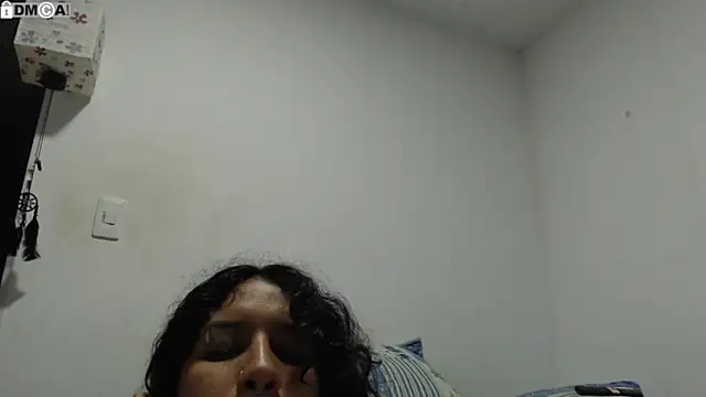 Snapshot of AlinaWoolf_ chatting on February 17, 12:07 am AlinaWoolf online show from February 17, 12:07 am