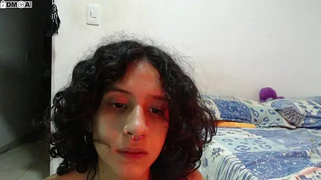 Snapshot of AlinaWoolf_ chatting on February 20, 6:26 am AlinaWoolf online show from February 20, 6:26 am