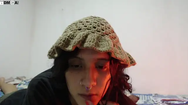 Snapshot of AlinaWoolf_ chatting on March 1, 4:25 am AlinaWoolf online show from March 1, 4:25 am