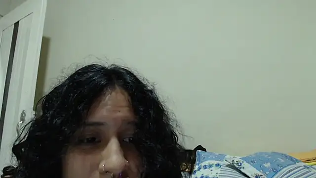 Snapshot of AlinaWoolf_ chatting on April 10, 2:06 am AlinaWoolf online show from April 10, 2:06 am