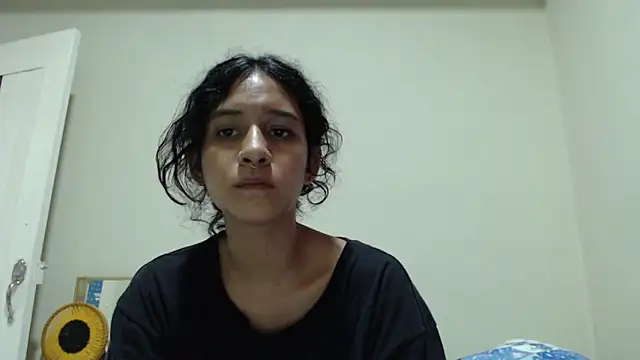 Snapshot of AlinaWoolf_ chatting on April 16, 6:52 pm AlinaWoolf online show from April 16, 6:52 pm