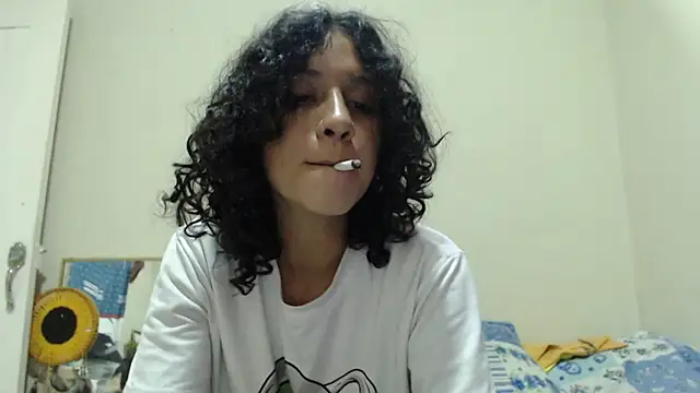 Snapshot of AlinaWoolf_ chatting on May 5, 1:46 am AlinaWoolf online show from May 5, 1:46 am