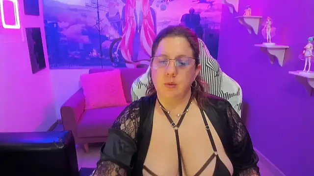 katie joness  online show from December 6, 3:55 pm