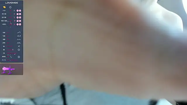 Snapshot of Liu_Yifei_ chatting on October 10, 1:48 am Liu Yifei online show from October 10, 1:48 am