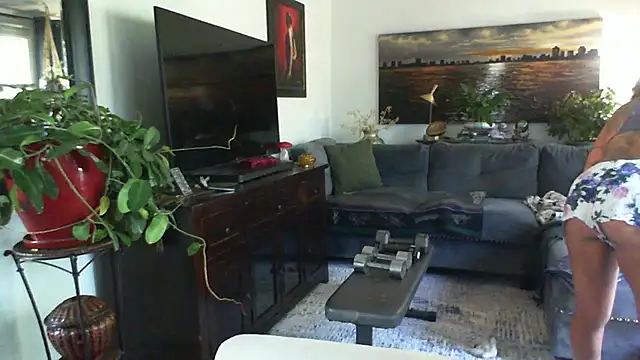 Snapshot of CeceilaMoon chatting on October 14, 3:02 pm CeceilaMoon online show from October 14, 3:02 pm