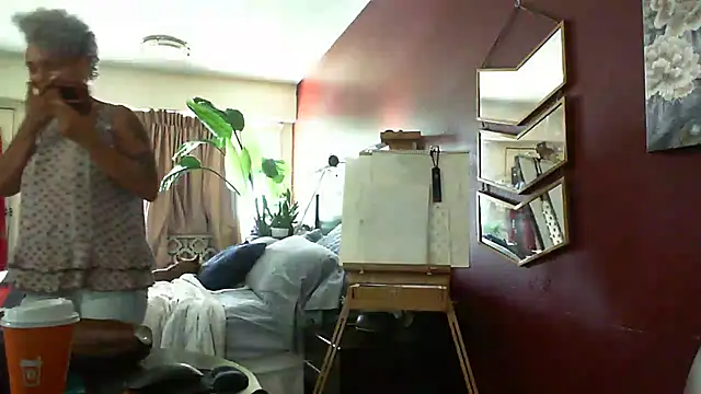 Snapshot of CeceilaMoon chatting on July 9, 4:33 pm CeceilaMoon online show from July 9, 4:33 pm