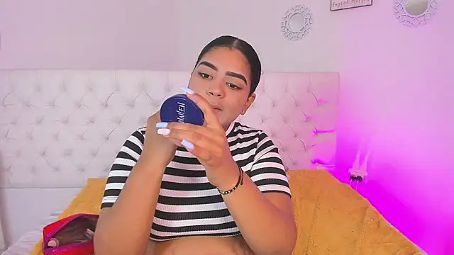 sharlot evans  online show from January 13, 12:32 pm