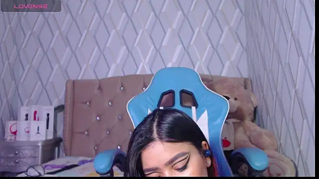 NicolleTaylor online show from February 1, 3:19 am