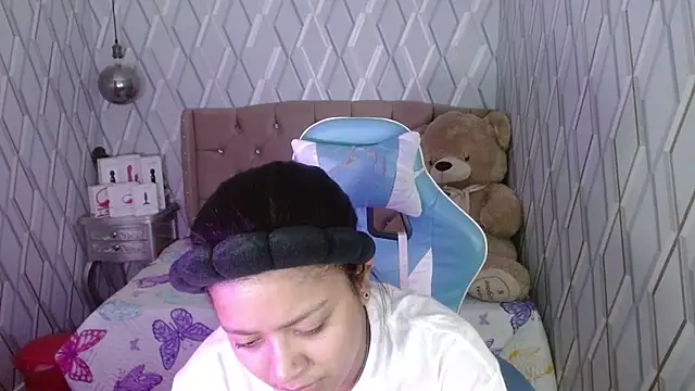 NicolleTaylor online show from February 25, 3:20 am